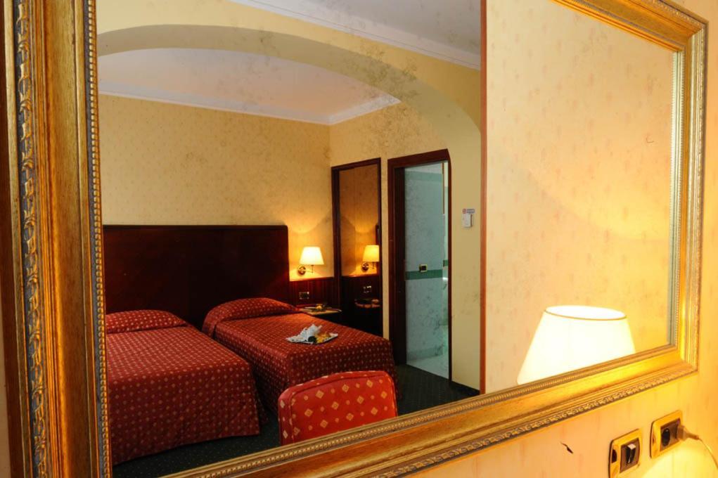 Hotel La Spia D'Italia Сольферино Экстерьер фото