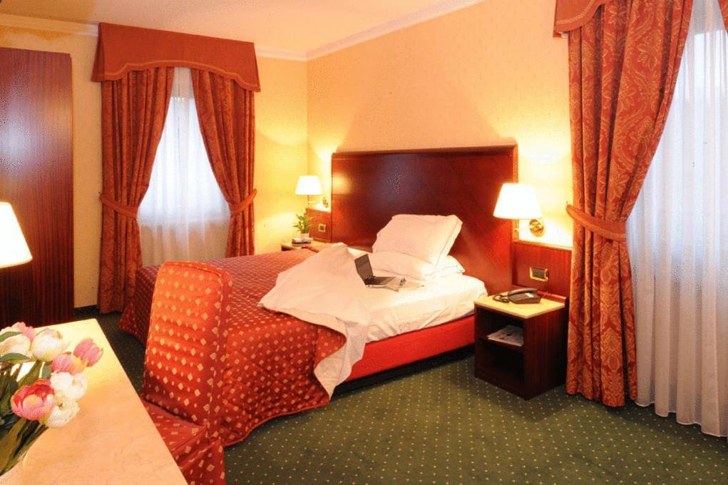 Hotel La Spia D'Italia Сольферино Номер фото