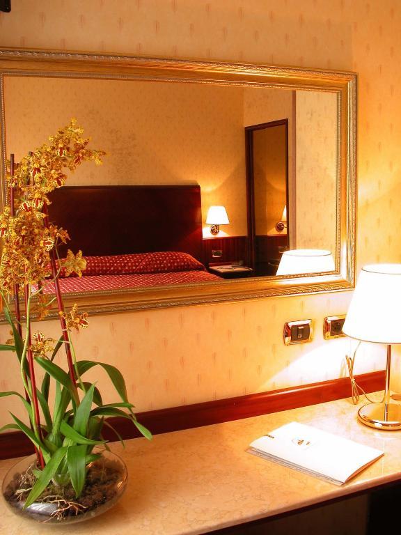 Hotel La Spia D'Italia Сольферино Номер фото